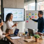 Equipo analizando dashboards y KPIs para entender cómo medir éxito negocio.